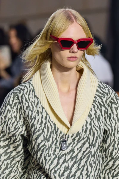 Look 57